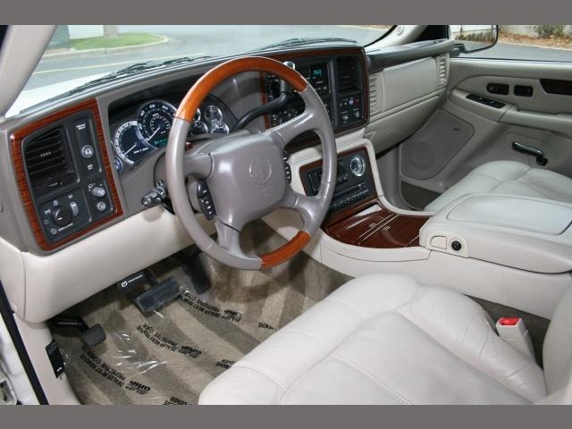 Cadillac Escalade 2002 photo 2