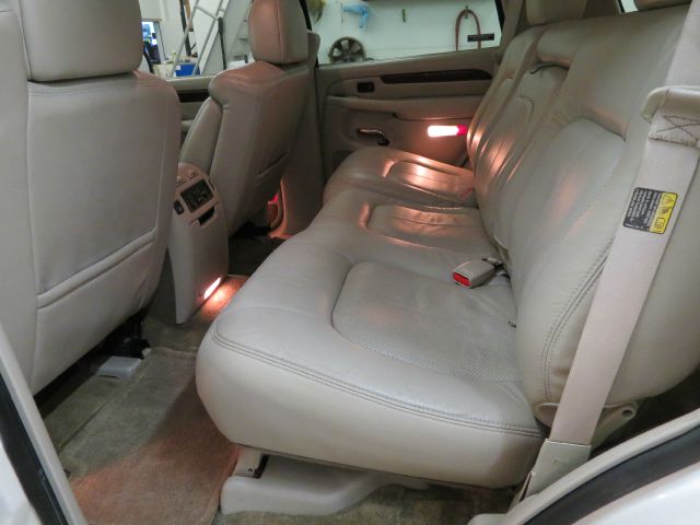 Cadillac Escalade 2002 photo 19