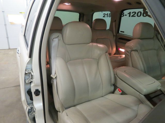 Cadillac Escalade 2002 photo 2