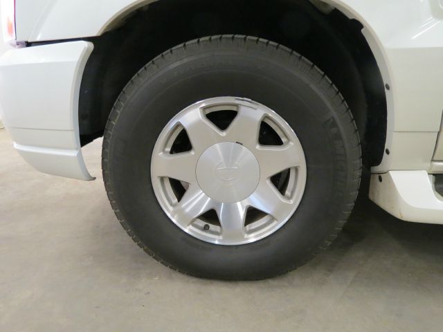 Cadillac Escalade 2002 photo 21
