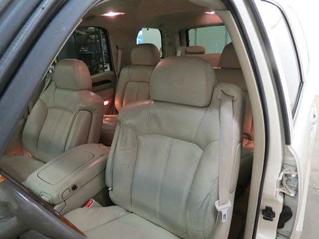 Cadillac Escalade 2002 photo 25