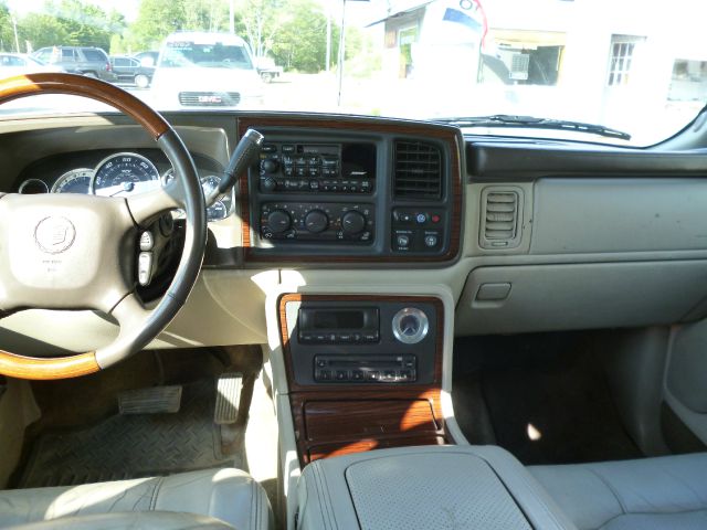 Cadillac Escalade 2002 photo 2
