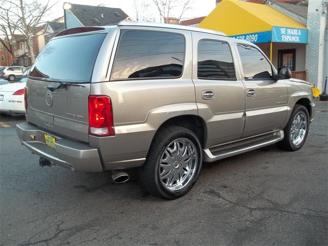 Cadillac Escalade 2002 photo 2