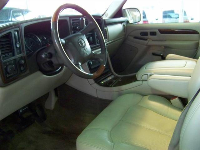 Cadillac Escalade 2002 photo 2