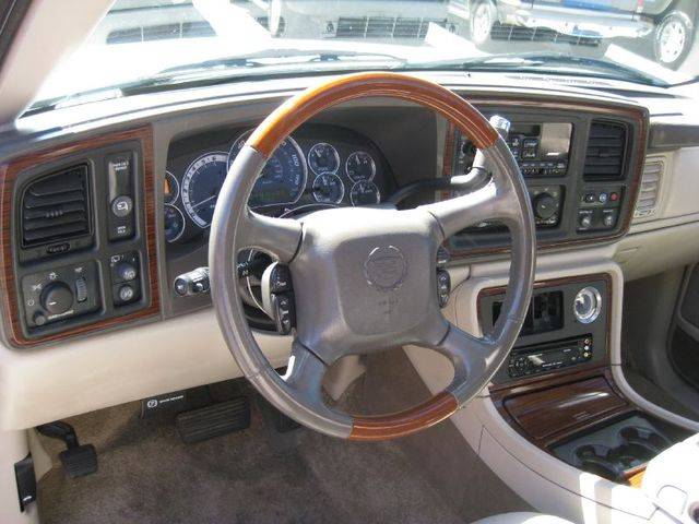 Cadillac Escalade 2002 photo 1