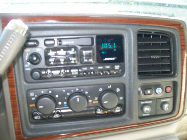 Cadillac Escalade 2002 photo 2