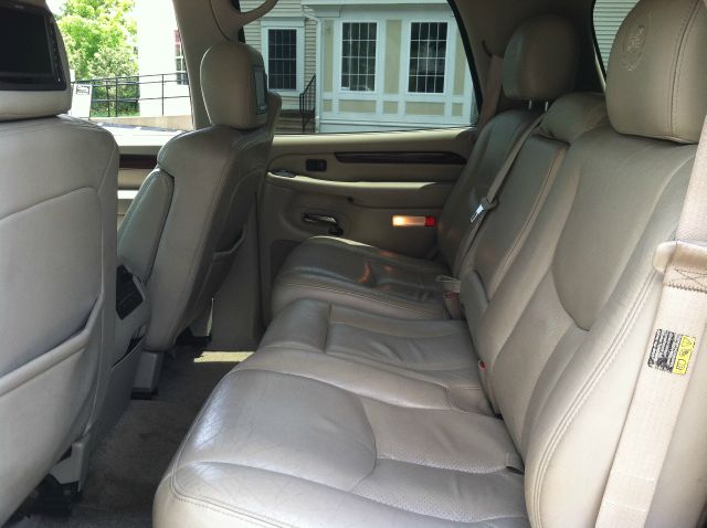 Cadillac Escalade 2003 photo 2