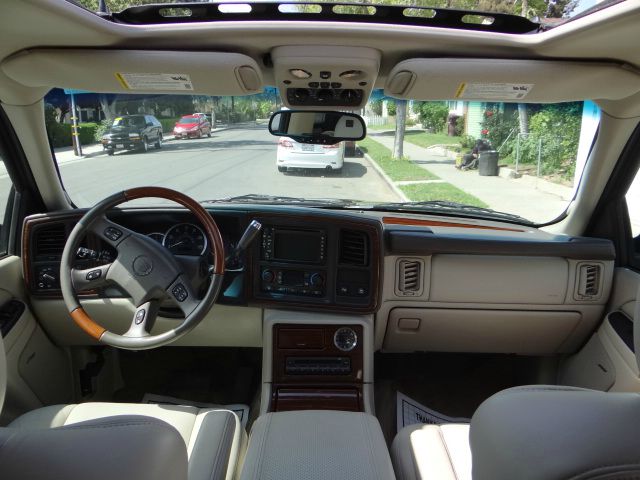 Cadillac Escalade 2003 photo 24