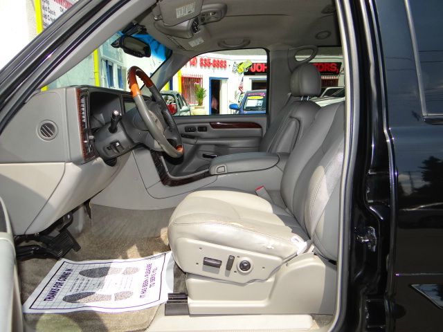 Cadillac Escalade 2003 photo 11