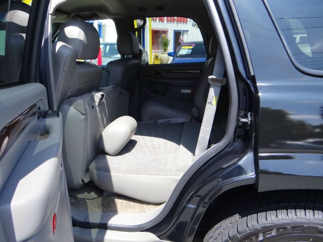 Cadillac Escalade 2003 photo 9