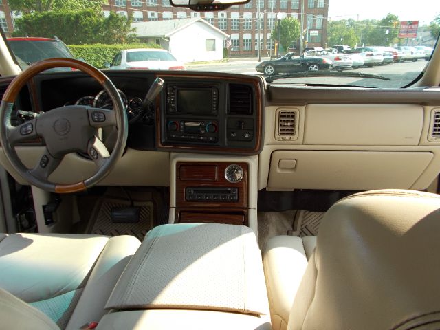 Cadillac Escalade 2003 photo 22