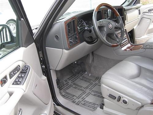 Cadillac Escalade 2004 photo 1