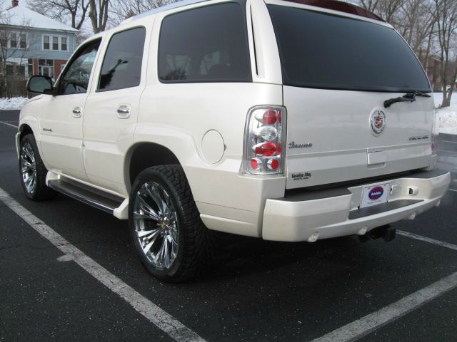 Cadillac Escalade 2004 photo 2