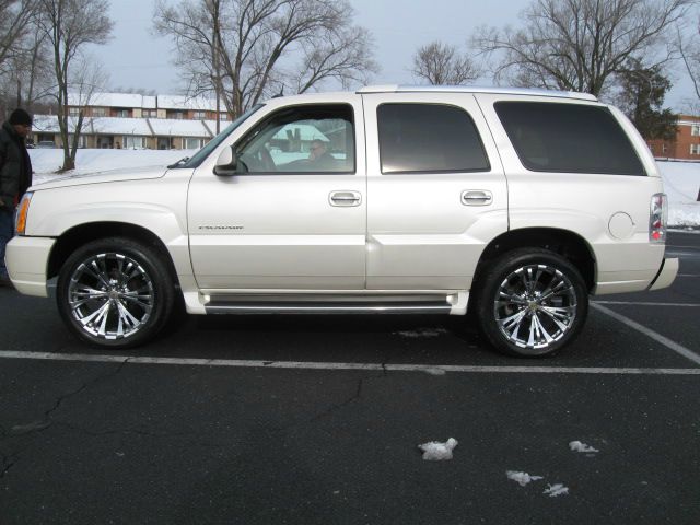 Cadillac Escalade 2004 photo 3