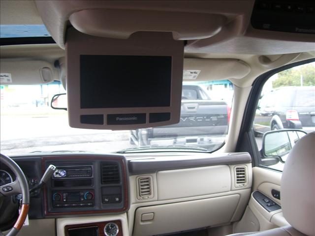 Cadillac Escalade 2004 photo 1