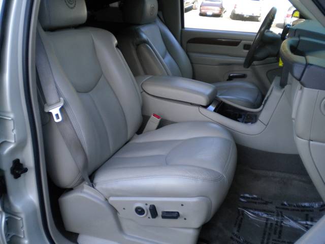 Cadillac Escalade 2004 photo 2