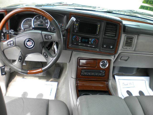 Cadillac Escalade 2004 photo 1