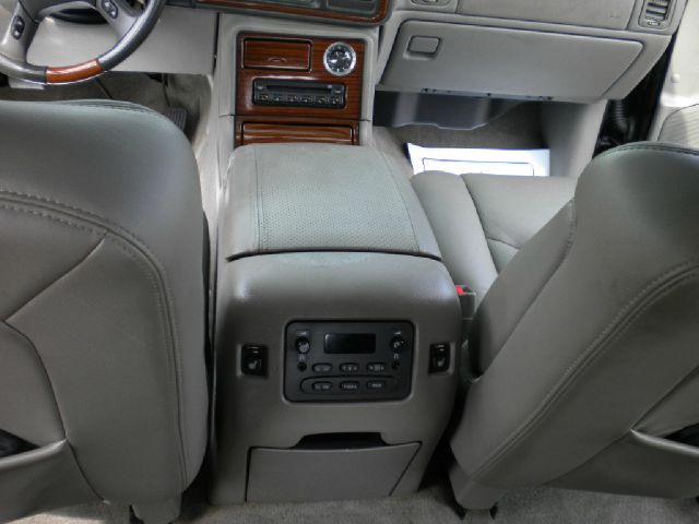 Cadillac Escalade 2004 photo 2