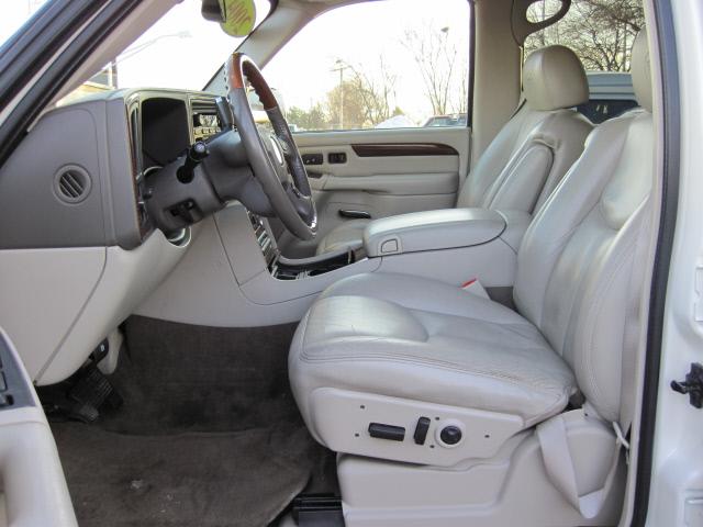 Cadillac Escalade 2004 photo 1