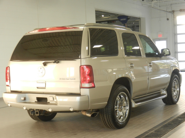 Cadillac Escalade 2004 photo 2