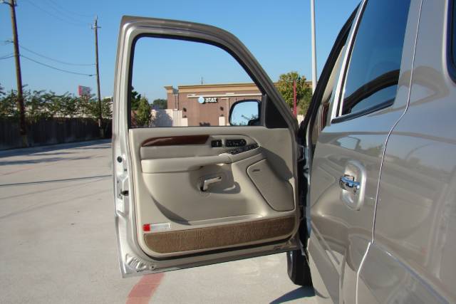 Cadillac Escalade 2004 photo 1