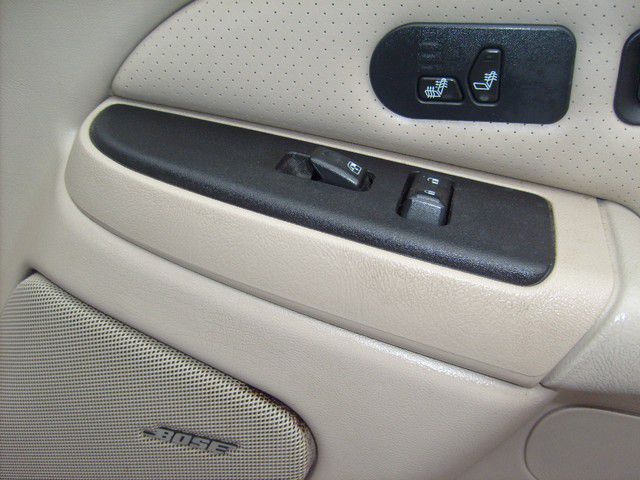 Cadillac Escalade 2004 photo 43