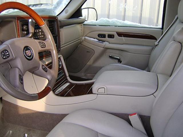 Cadillac Escalade 2004 photo 1