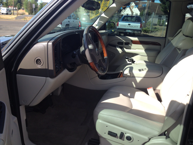 Cadillac Escalade 2004 photo 2