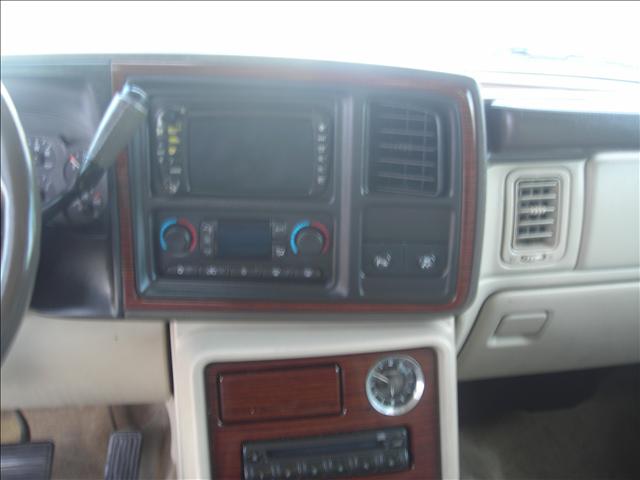 Cadillac Escalade 2004 photo 1