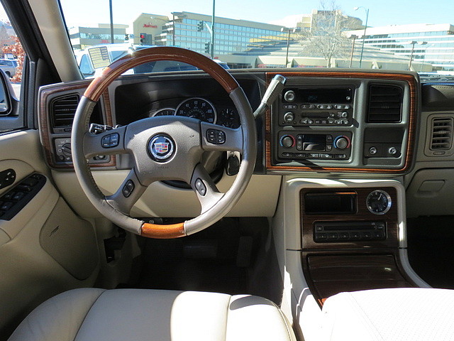 Cadillac Escalade 2004 photo 3