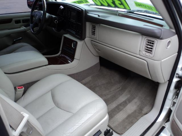 Cadillac Escalade 2004 photo 2