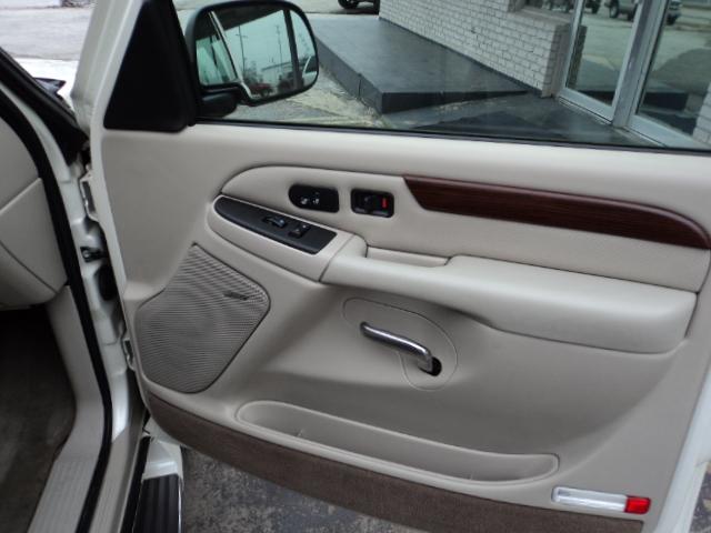 Cadillac Escalade 2004 photo 3
