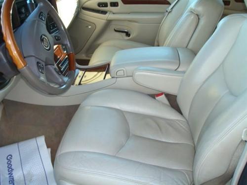 Cadillac Escalade 2004 photo 1