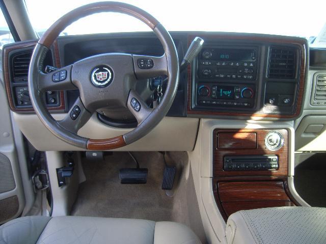Cadillac Escalade 2004 photo 1