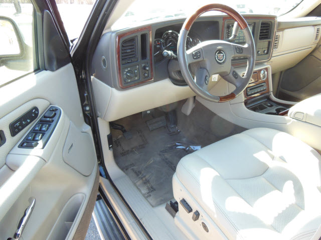 Cadillac Escalade 2005 photo 1