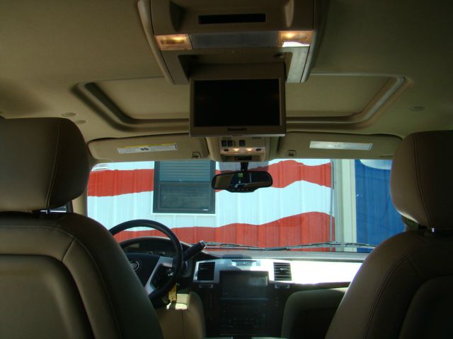 Cadillac Escalade 2010 photo 1