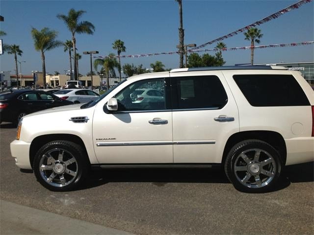 Cadillac Escalade 2010 photo 1