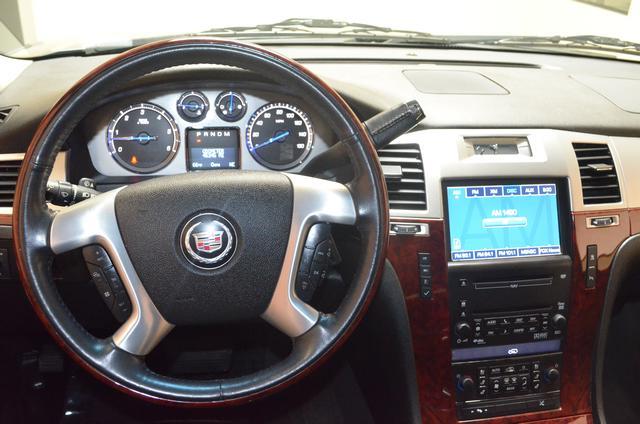 Cadillac Escalade 2010 photo 16