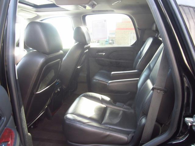 Cadillac Escalade 2010 photo 2