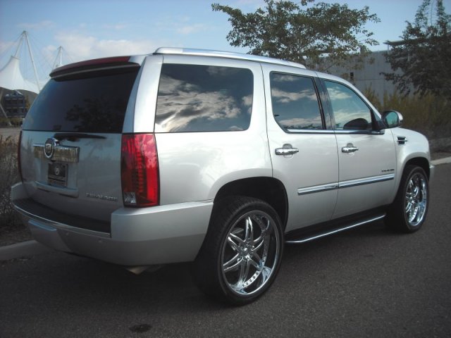 Cadillac Escalade 2010 photo 2