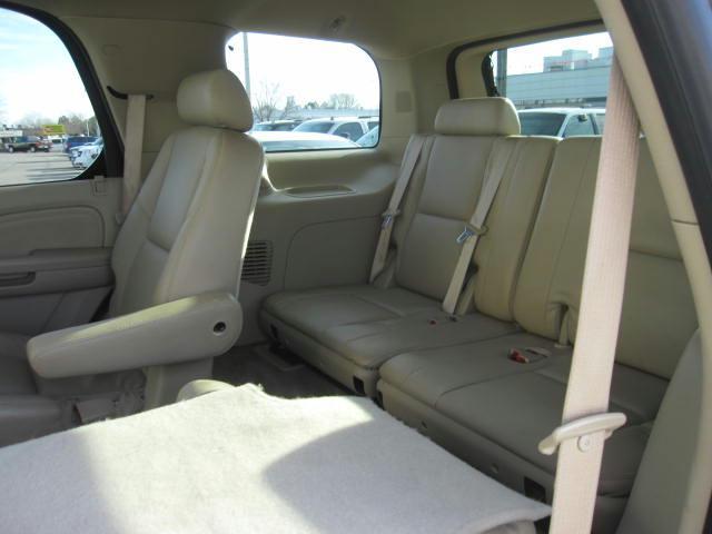 Cadillac Escalade 2010 photo 2