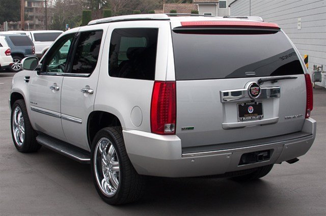 Cadillac Escalade 2010 photo 2
