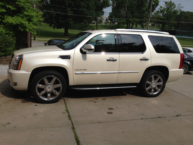 Cadillac Escalade 2010 photo 1