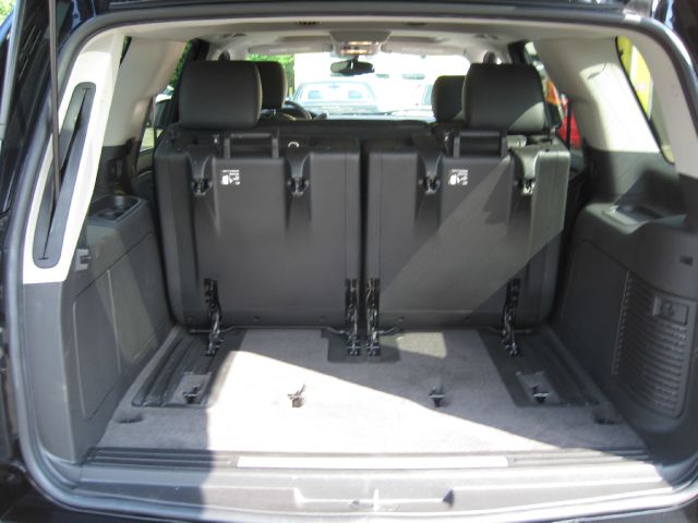 Cadillac Escalade GLS PZEV SUV