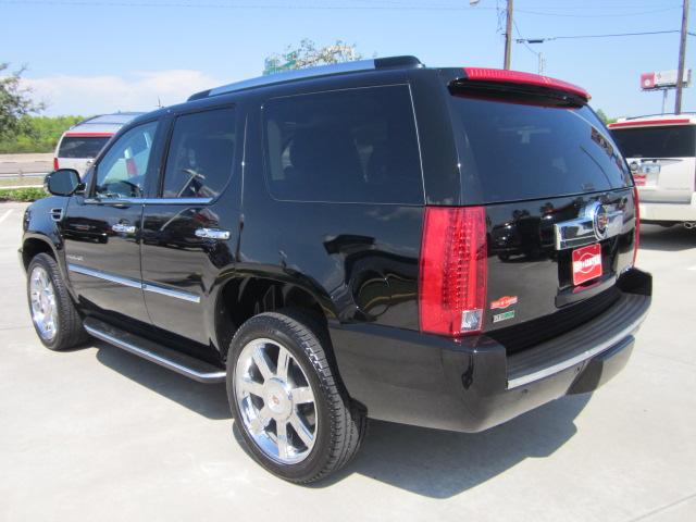 Cadillac Escalade 2011 photo 2