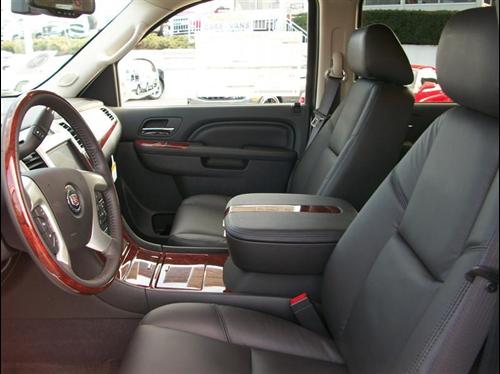 Cadillac Escalade 2011 photo 2