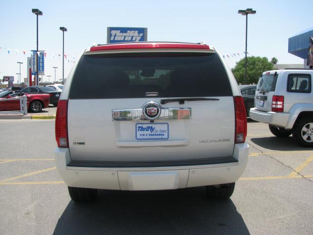 Cadillac Escalade 2011 photo 1