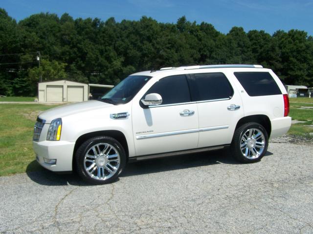 Cadillac Escalade 2011 photo 1