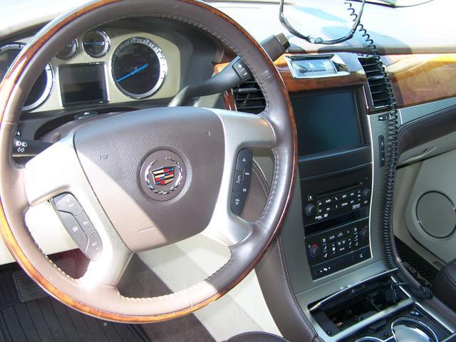 Cadillac Escalade 2011 photo 3