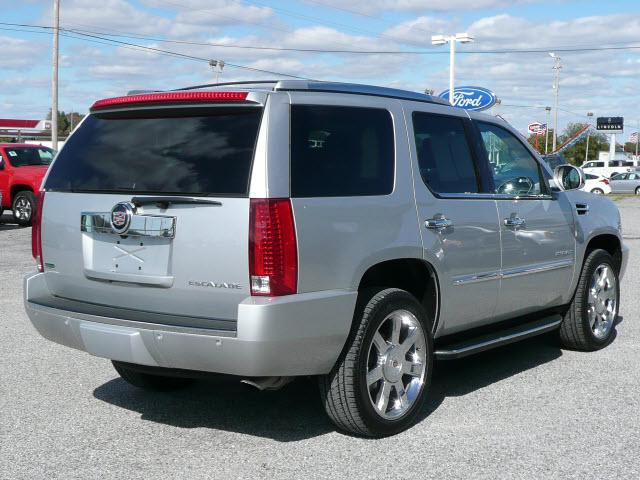 Cadillac Escalade 2011 photo 2